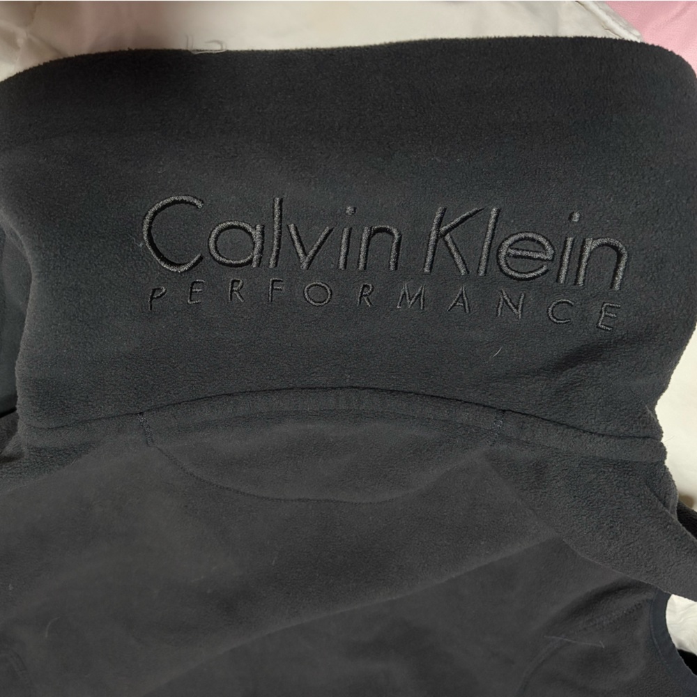 Calvin Klein Performance Vest - Picture 2 of 6